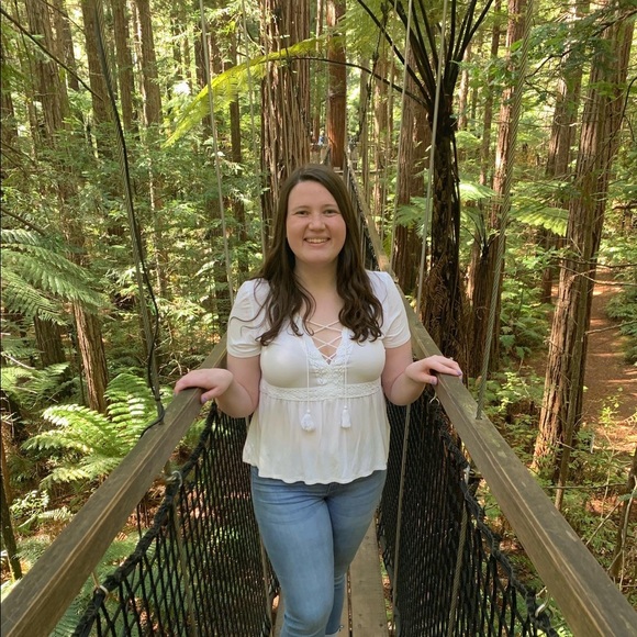 Meet your Posh Ambassador, Ashley - Picture 6 of 14